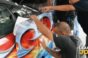 Roland to conduct live vehicle wraps at PRINTING United Expo 2022