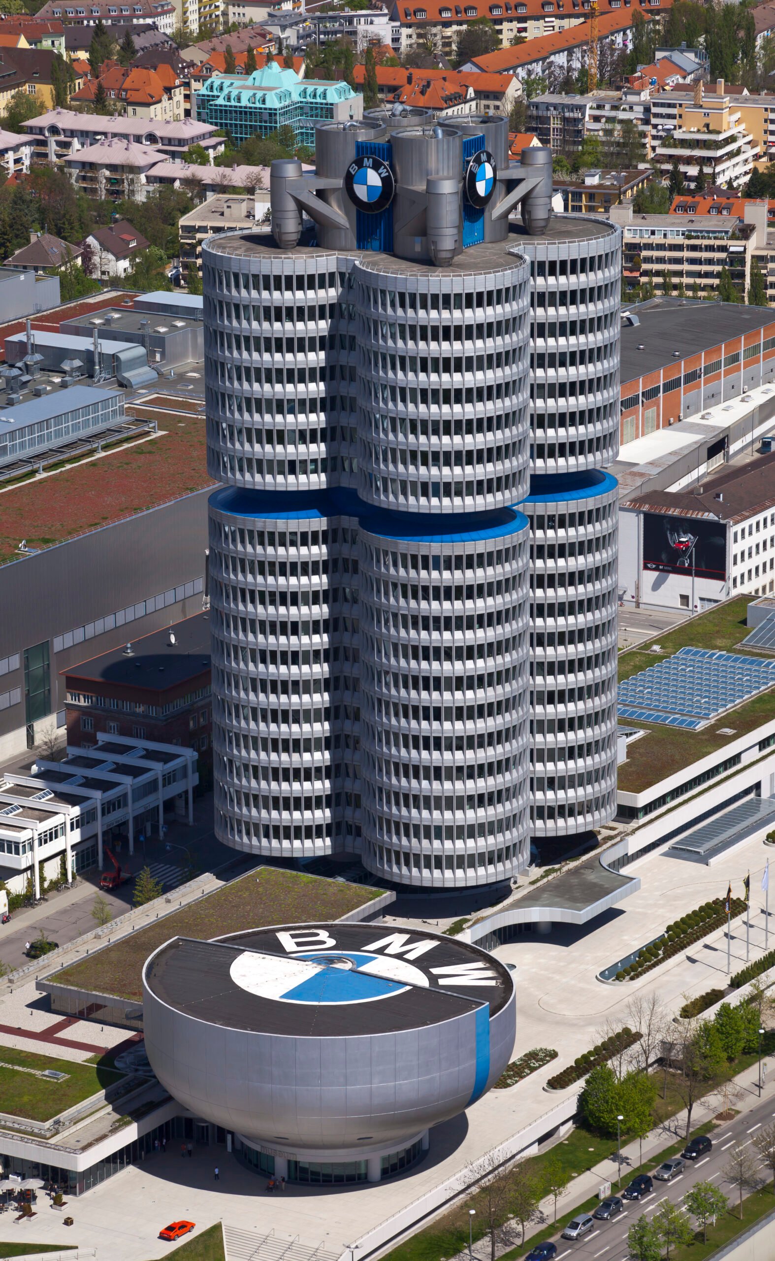 You are currently viewing BMW HQ in New Jersey HQ gets new identity with high-impact wall murals