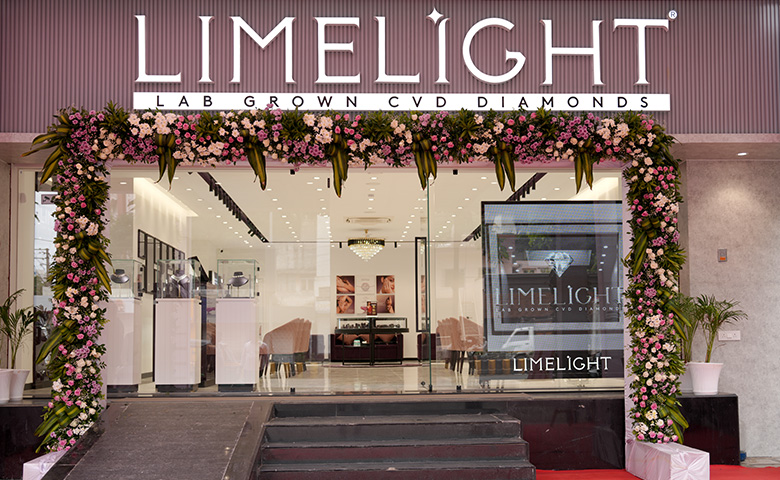 You are currently viewing Limelight Diamonds unveils first store in Kanpur
