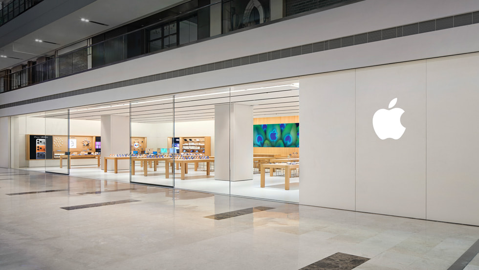 You are currently viewing Apple’s 5th India store at Noida